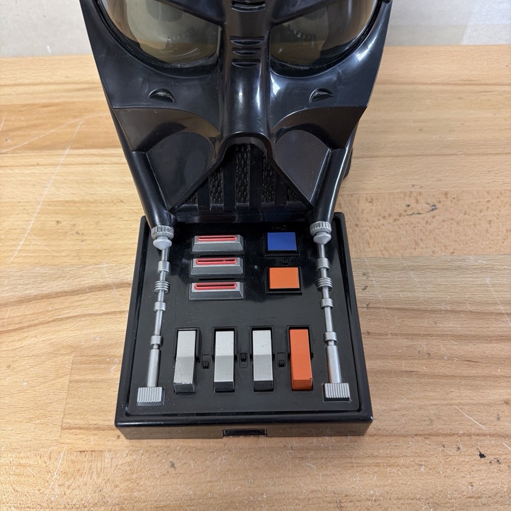 Hasbro Star Wars 2004 Darth Vader Voice Changer Helmet Mask Sound Tested - Picture 2 of 4